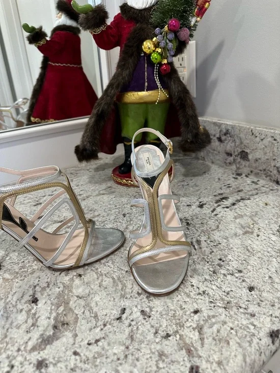 Prada Vintage Leather T-Strap Heels
Size: 37/7; Like new, beautiful condition - Picture 5 of 10